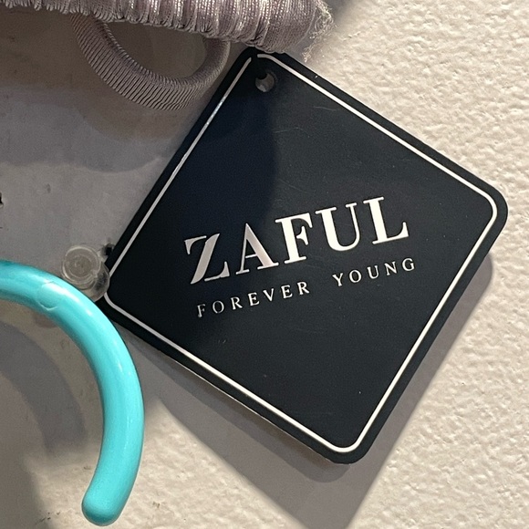 Zaful Cut-Out Grey Smocked Textured Bikini • Size 4 - Picture 2 of 9